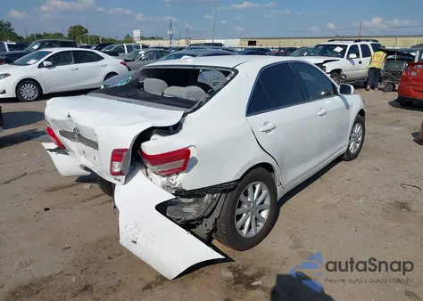 2011 Toyota Camry Se/Le/Xle z USA, uszkodzony, nr VIN 4T4BF3EK3BR095167